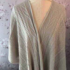 GRAY SHAWL